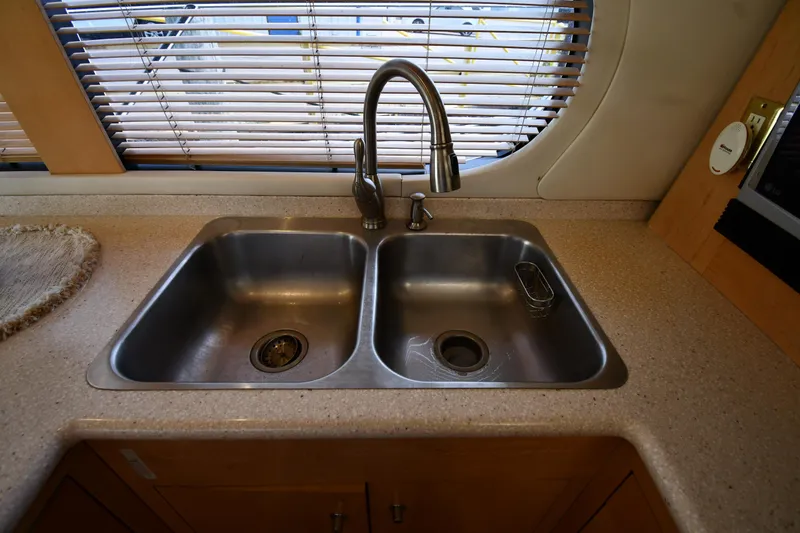 Slide: The Image of Carver Yachts 530 Voyager Pilothouse 1998 - 76