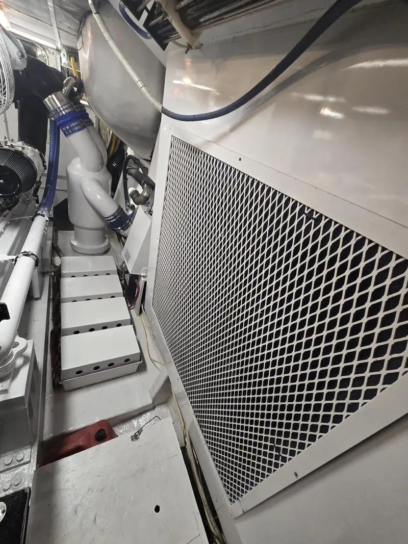 Slide: The Image of Hatteras 82 Convertible 1994 - 55