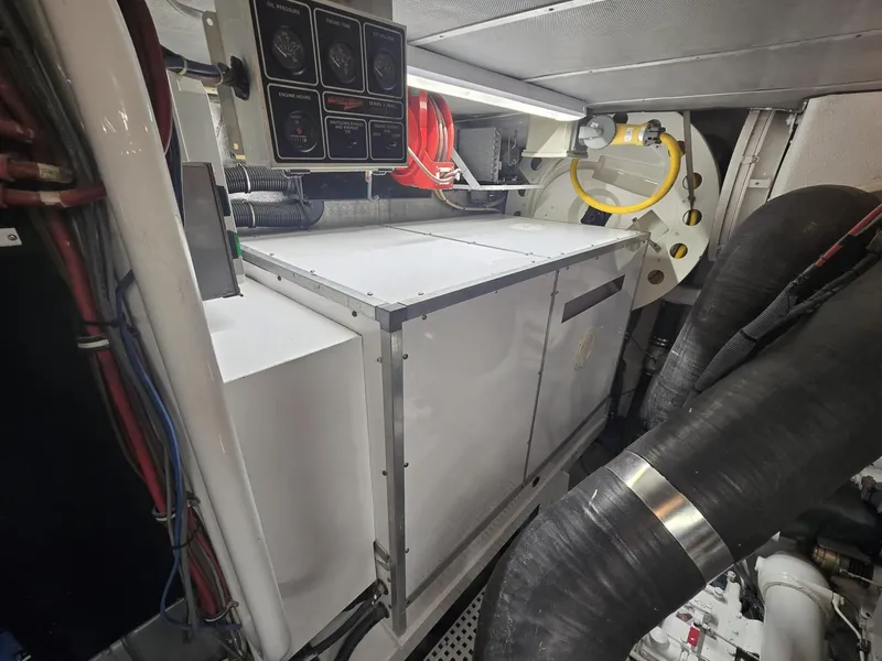 Slide: The Image of Hatteras 82 Convertible 1994 - 58