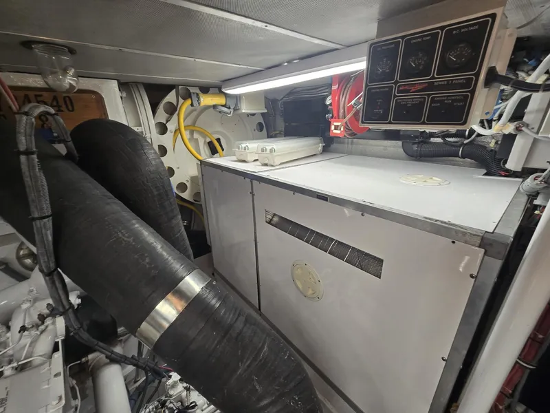 Slide: The Image of Hatteras 82 Convertible 1994 - 59