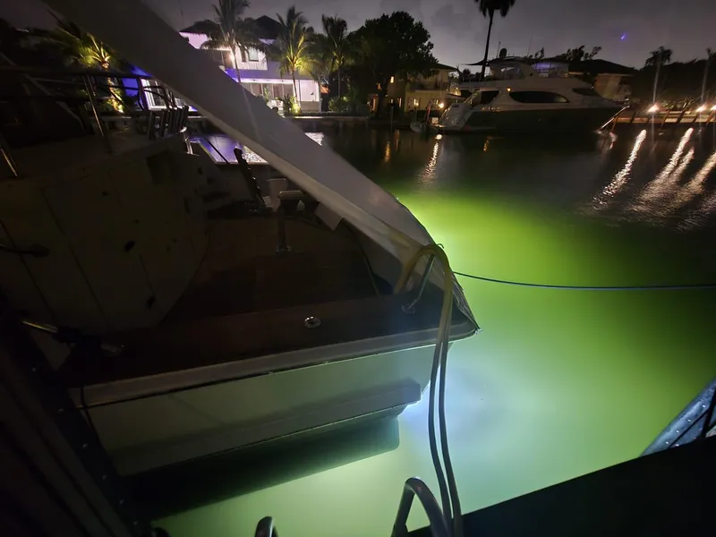 Slide: The Image of Hatteras 82 Convertible 1994 - 64