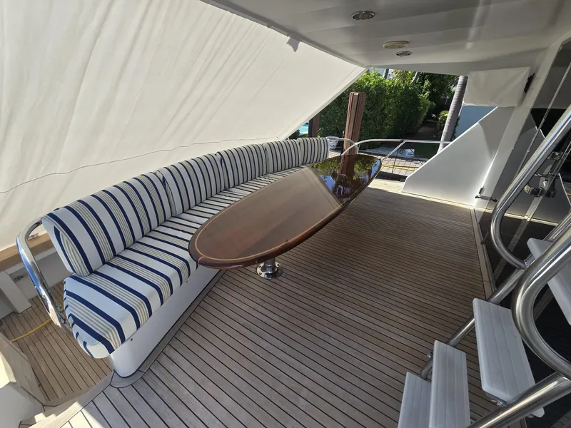 Slide: The Image of Hatteras 82 Convertible 1994 - 69