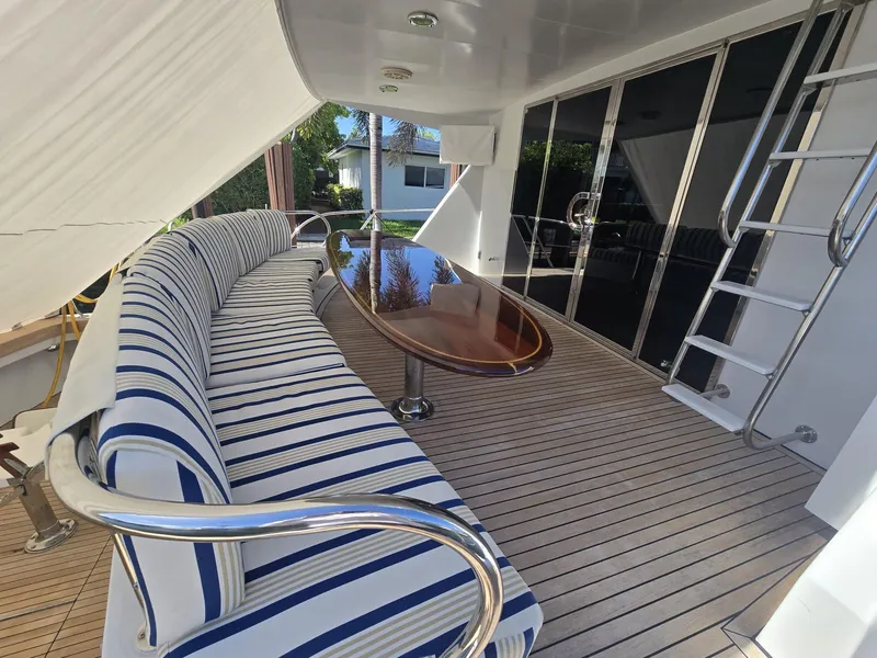 Slide: The Image of Hatteras 82 Convertible 1994 - 71