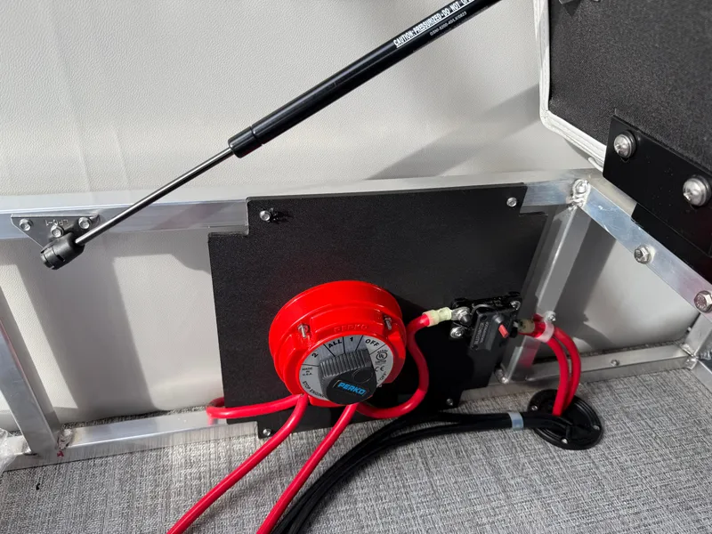 Slide: The Image of Battery switch and wiring in 2025 Avalon LSZ Versatile Rear Lounger boat. - 41