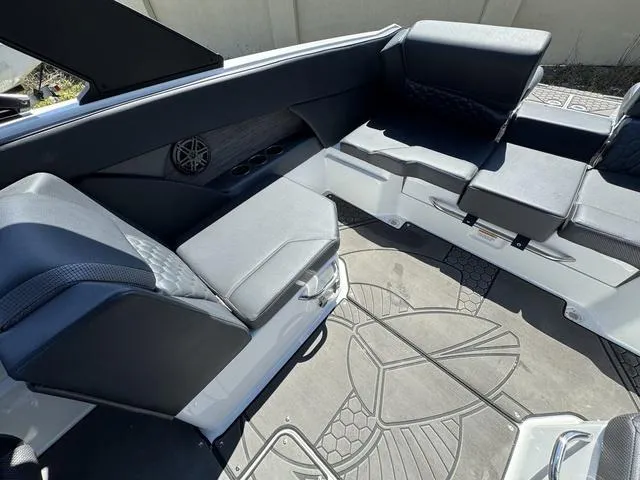 Slide: The Image of Scarab 255 LX Wake 2025 - 35