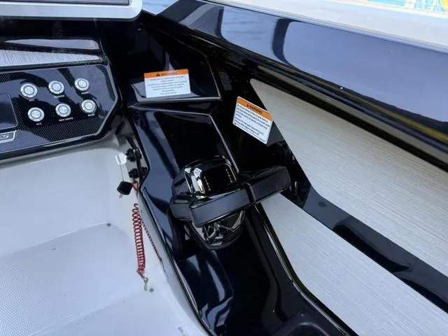 Slide: The Image of Yamaha 222SE 2025 - 13