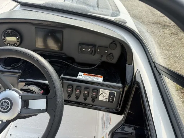 Slide: The Image of Yamaha AR190 2025 - 21
