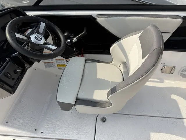 Slide: The Image of Yamaha AR190 2025 - 23