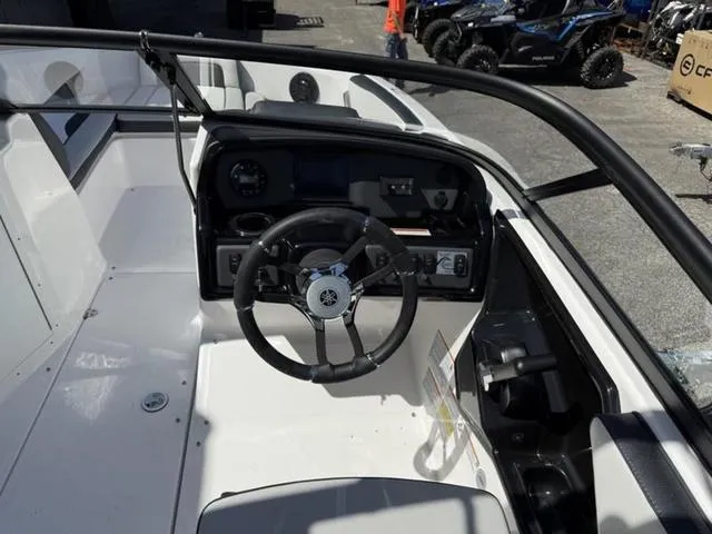 Slide: The Image of Yamaha AR195 2025 - 13