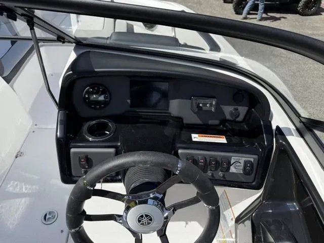 Slide: The Image of Yamaha AR195 2025 - 14