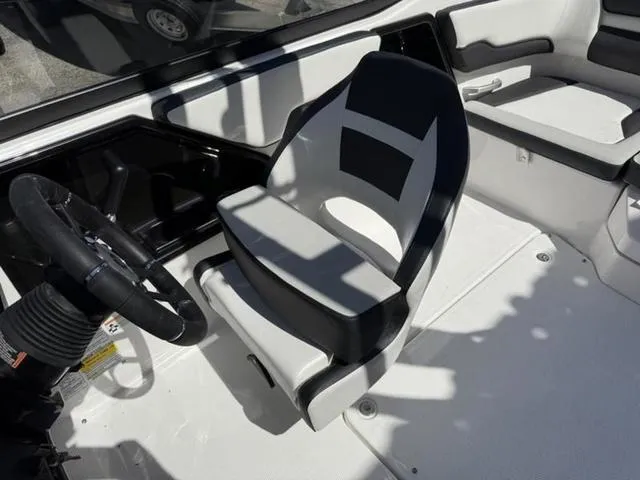 Slide: The Image of Yamaha AR195 2025 - 20