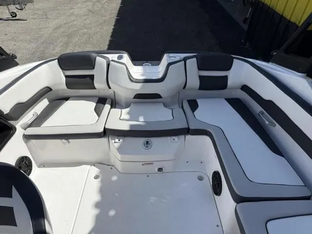 Slide: The Image of Yamaha AR195 2025 - 21