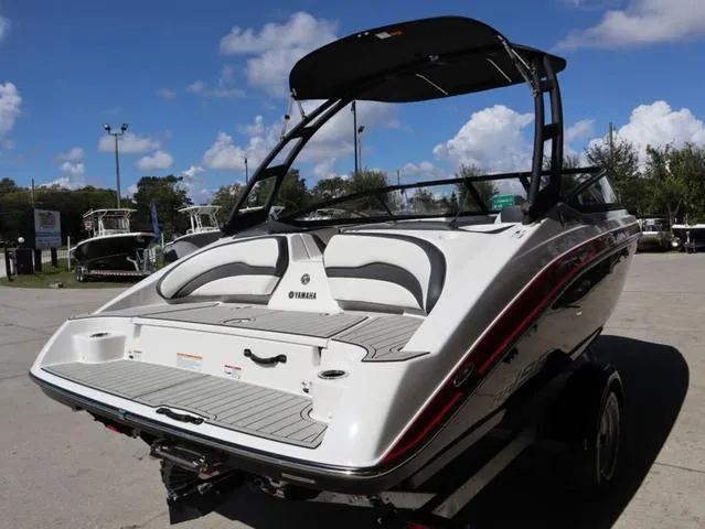 Slide: The Image of Yamaha AR195 2025 - 4