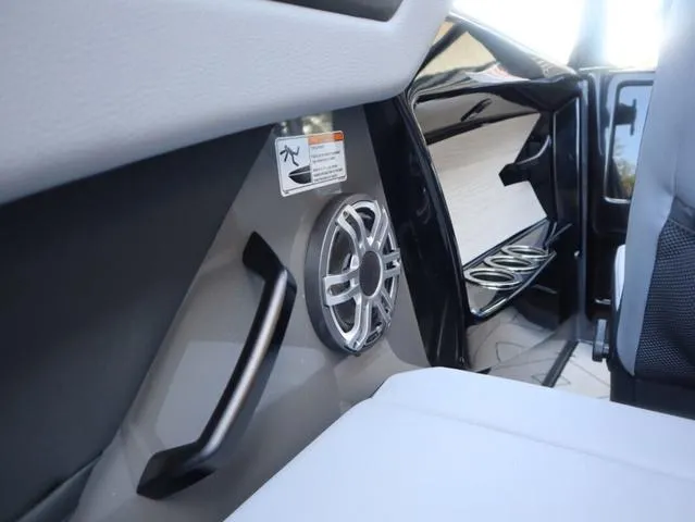 Slide: The Image of Yamaha 222XE 2025 - 20