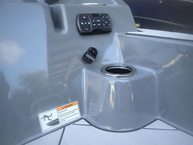 Slide: The Image of Yamaha 222XE 2025 - 23