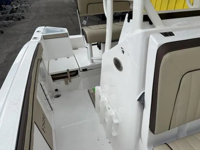 Slide: The Image of Yamaha 222 FSH Sport 2025 - 22