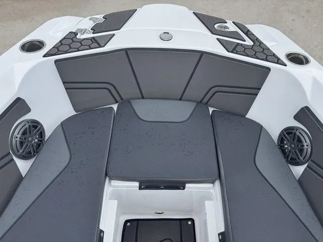 Slide: The Image of Scarab 255 Open LX 2025 - 19