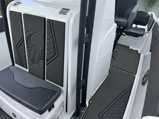 Slide: The Image of Scarab 255 Open LX 2025 - 22