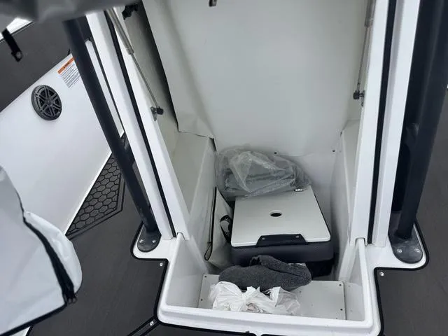 Slide: The Image of Scarab 255 Open LX 2025 - 23