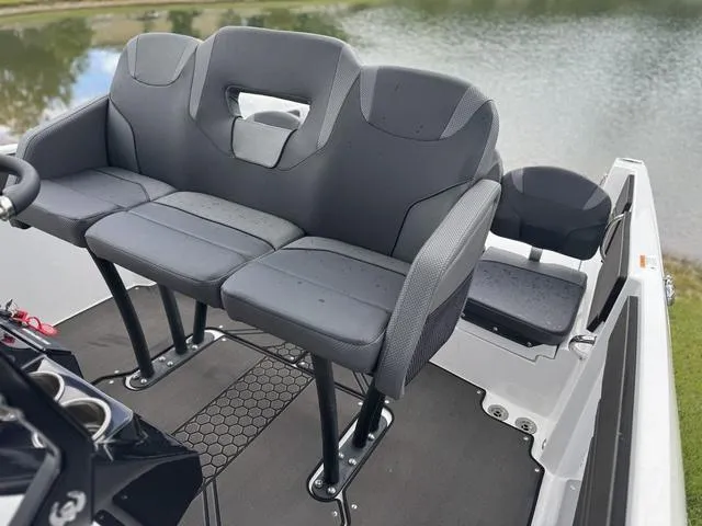 Slide: The Image of Scarab 255 Open LX 2025 - 26