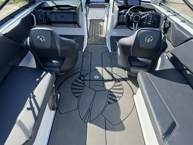 Slide: The Image of Scarab 235 LX 2025 - 10