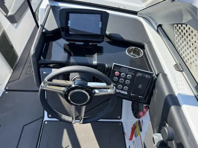 Slide: The Image of Scarab 235 LX 2025 - 14