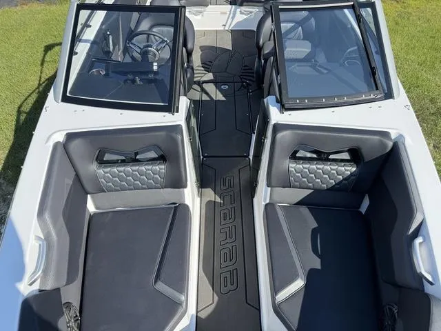 Slide: The Image of Scarab 235 LX 2025 - 20