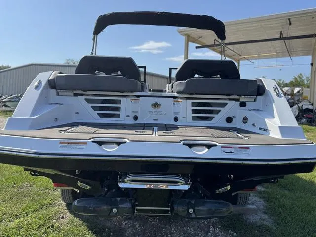 Slide: The Image of Scarab 235 LX 2025 - 6