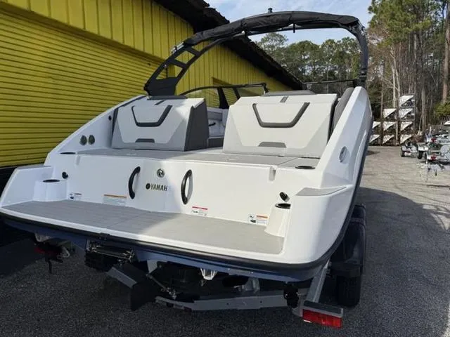 Slide: The Image of Yamaha AR220 2025 - 10