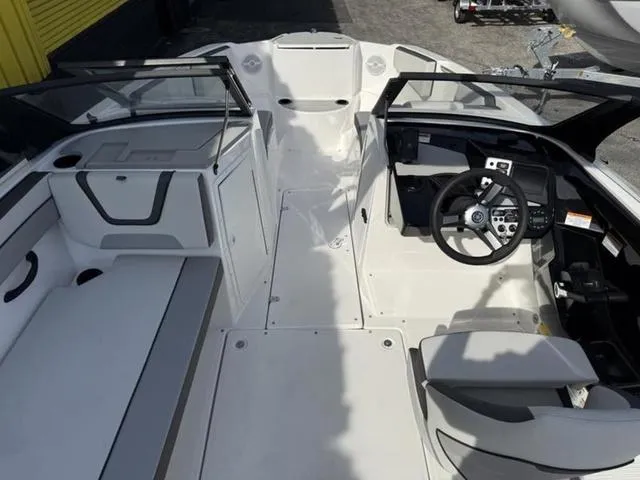 Slide: The Image of Yamaha AR220 2025 - 14