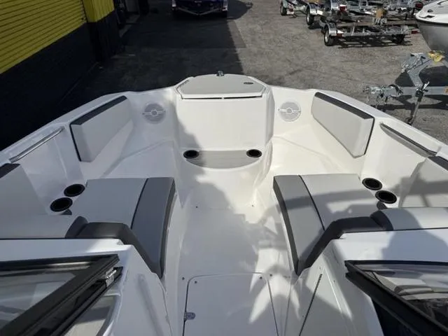 Slide: The Image of Yamaha AR220 2025 - 21