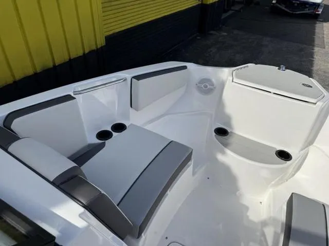 Slide: The Image of Yamaha AR220 2025 - 23