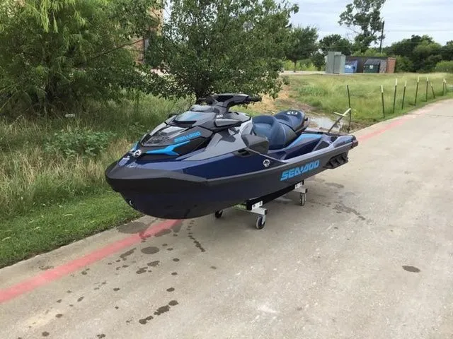 Slide: The Image of Sea-Doo GTX 300 2025 - 3