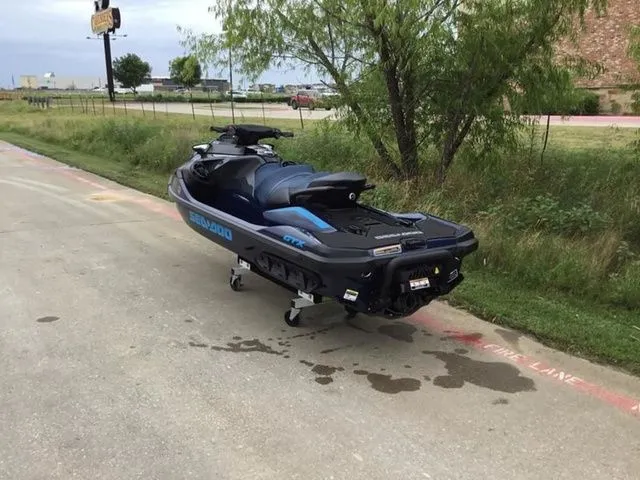 Slide: The Image of Sea-Doo GTX 300 2025 - 5