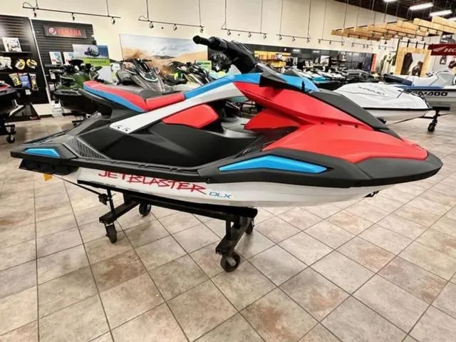 Slide: The Image of Yamaha JetBlaster DLX 3-Up 2025 - 1