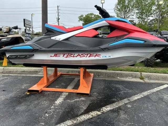 Slide: The Image of Yamaha JetBlaster DLX 3-Up 2025 - 10