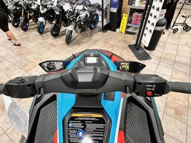 Slide: The Image of Yamaha JetBlaster DLX 3-Up 2025 - 12