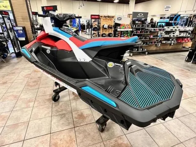 Slide: The Image of Yamaha JetBlaster DLX 3-Up 2025 - 5