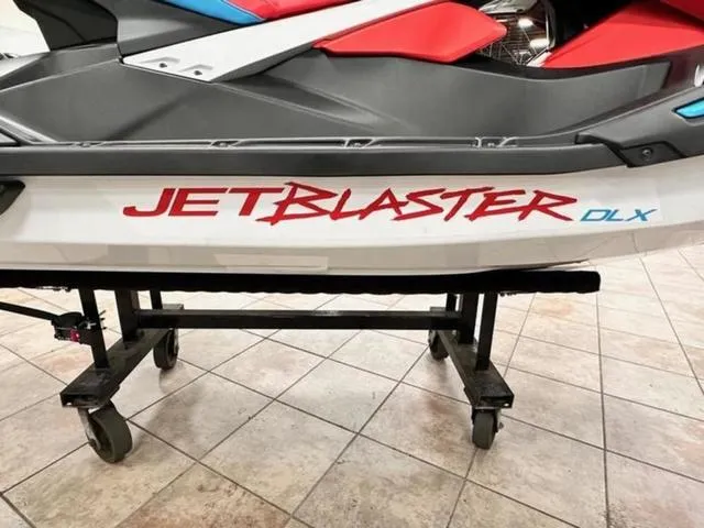 Slide: The Image of Yamaha JetBlaster DLX 3-Up 2025 - 8