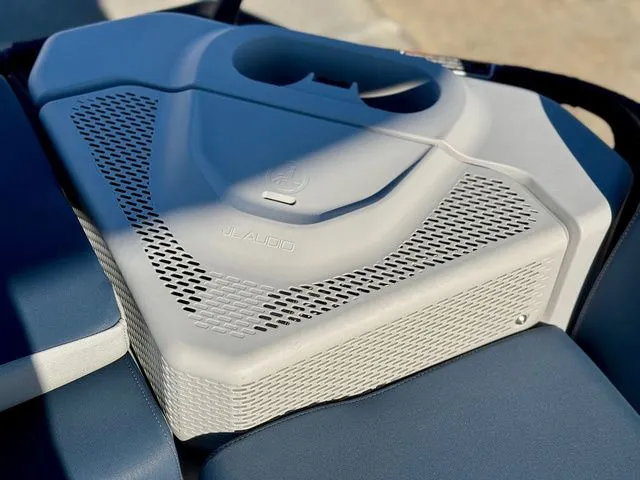 Slide: The Image of Sea-Doo Switch Cruise Limited 21 2025 - 9