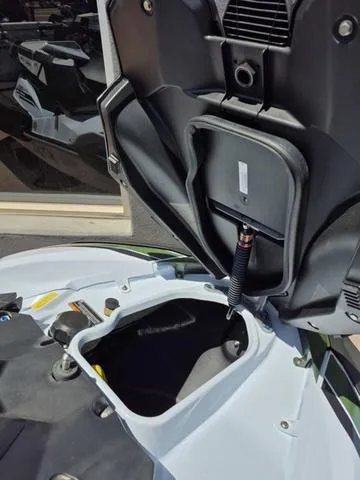 Slide: The Image of Kawasaki Ultra® 160LX-S Angler 2025 - 14