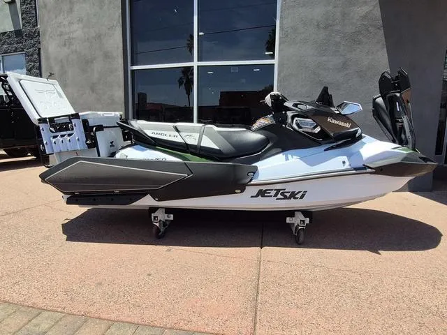Slide: The Image of Kawasaki Ultra® 160LX-S Angler 2025 - 15