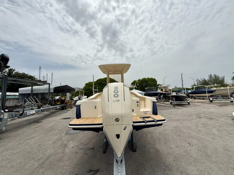 Slide: The Image of Scout 240 XSF 2026 - 14