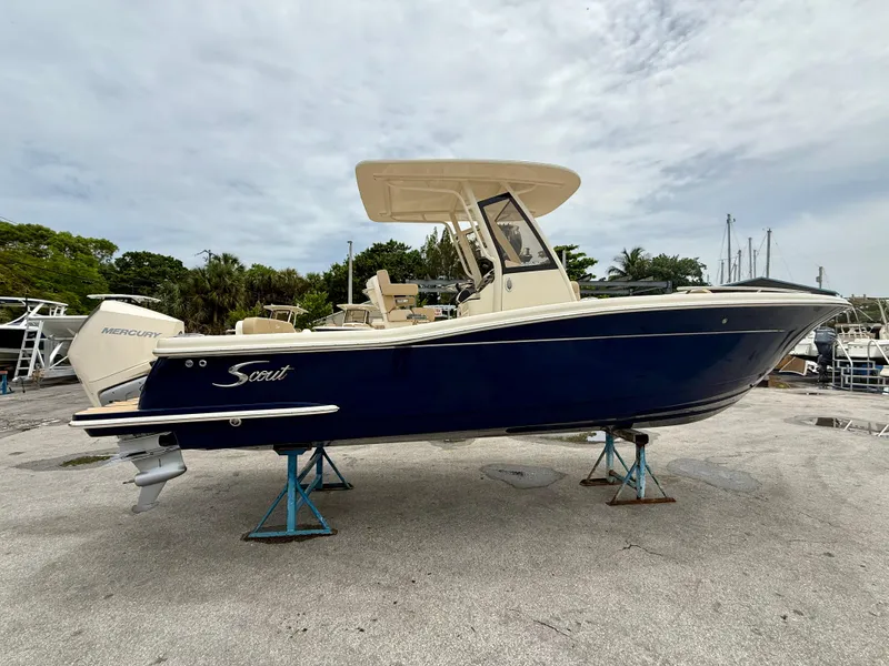 Slide: The Image of Scout 240 XSF 2026 - 2