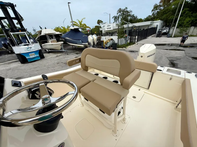 Slide: The Image of Scout 240 XSF 2026 - 4