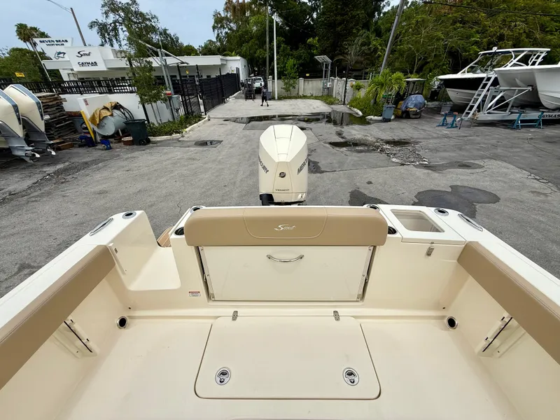 Slide: The Image of Scout 240 XSF 2026 - 5