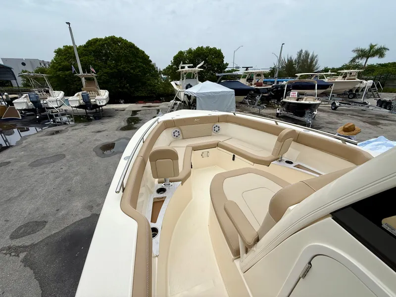 Slide: The Image of Scout 240 XSF 2026 - 8