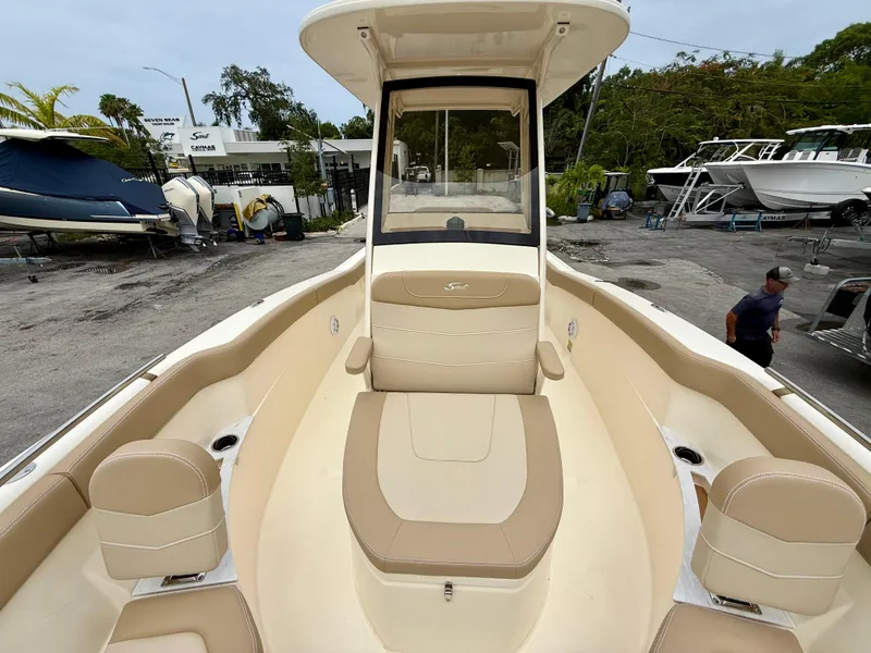 Slide: The Image of Scout 240 XSF 2026 - 9