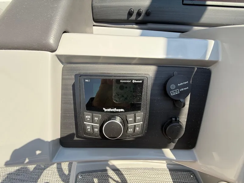 Slide: The Image of Bennington L23 2023 - 17