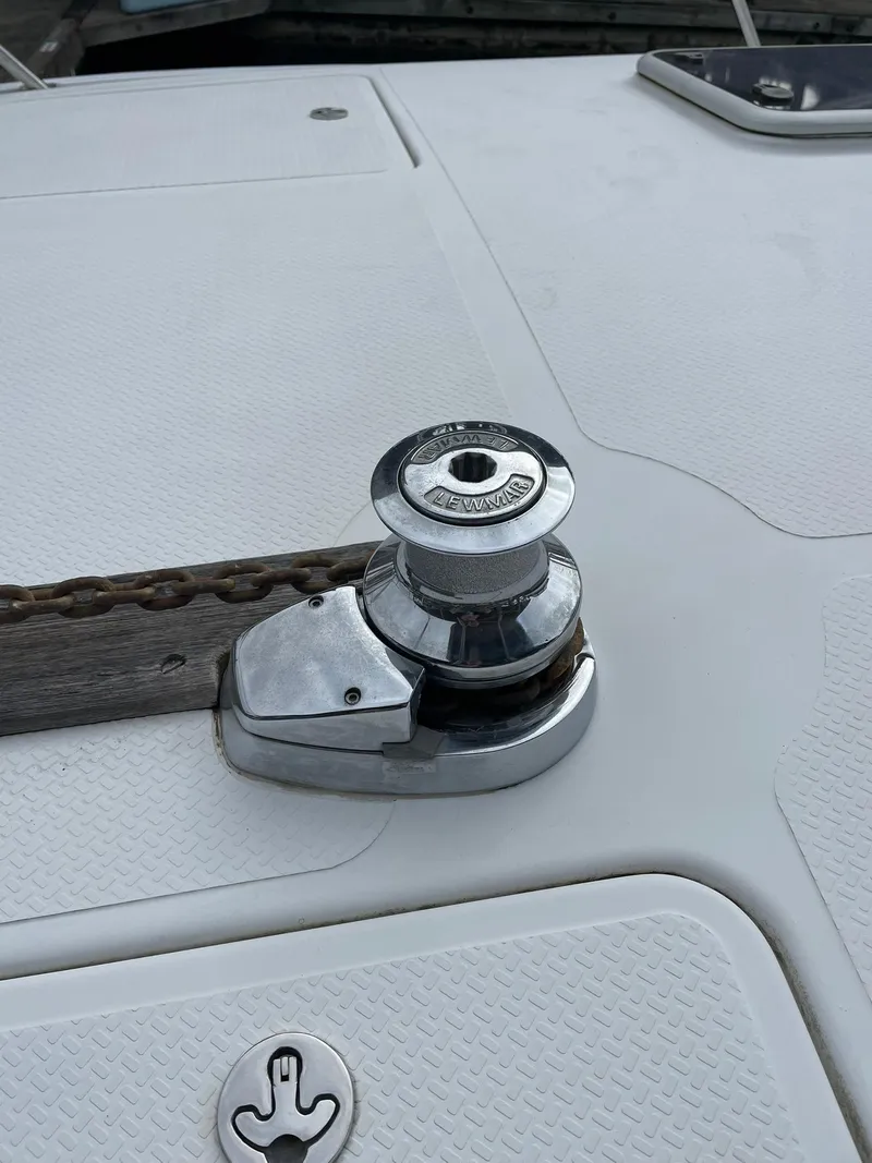 Slide: The Image of Winch on 1997 Roger Hill 11.2m Powercat deck, close-up view. - 30